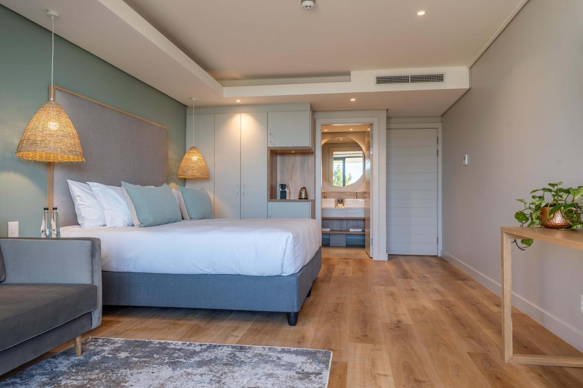 Plett Quarter Hotel - Lion Roars Hotels & Lodges Plettenberg Bay Bagian luar foto